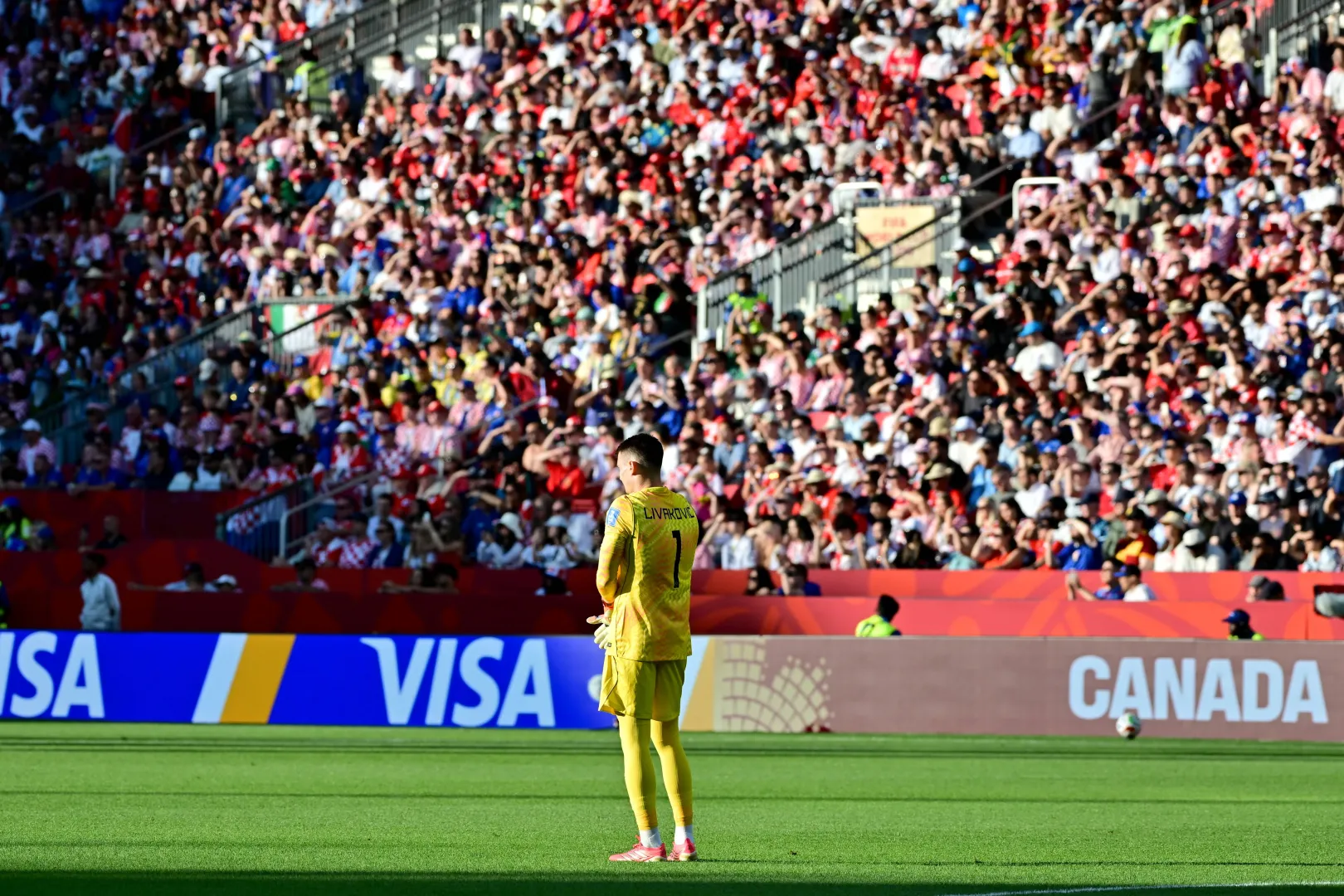 Chorwacki bramkarz Dominik Livakovic na stadionie w Toronto. Fot. EPA/EDUARDO LIMA