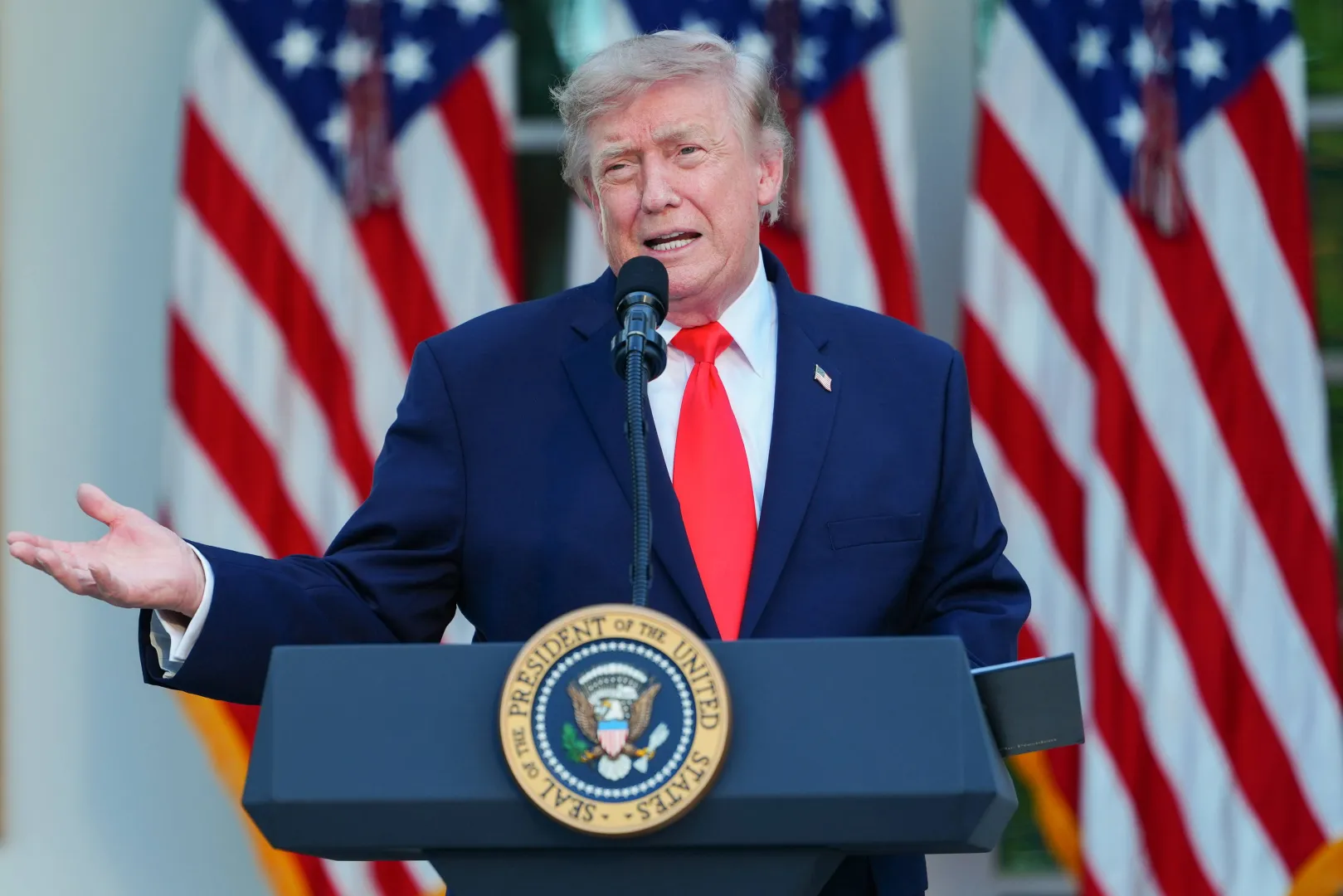 Donald Trump Fot. PAP/EPA/AARON SCHWARTZ / POOL