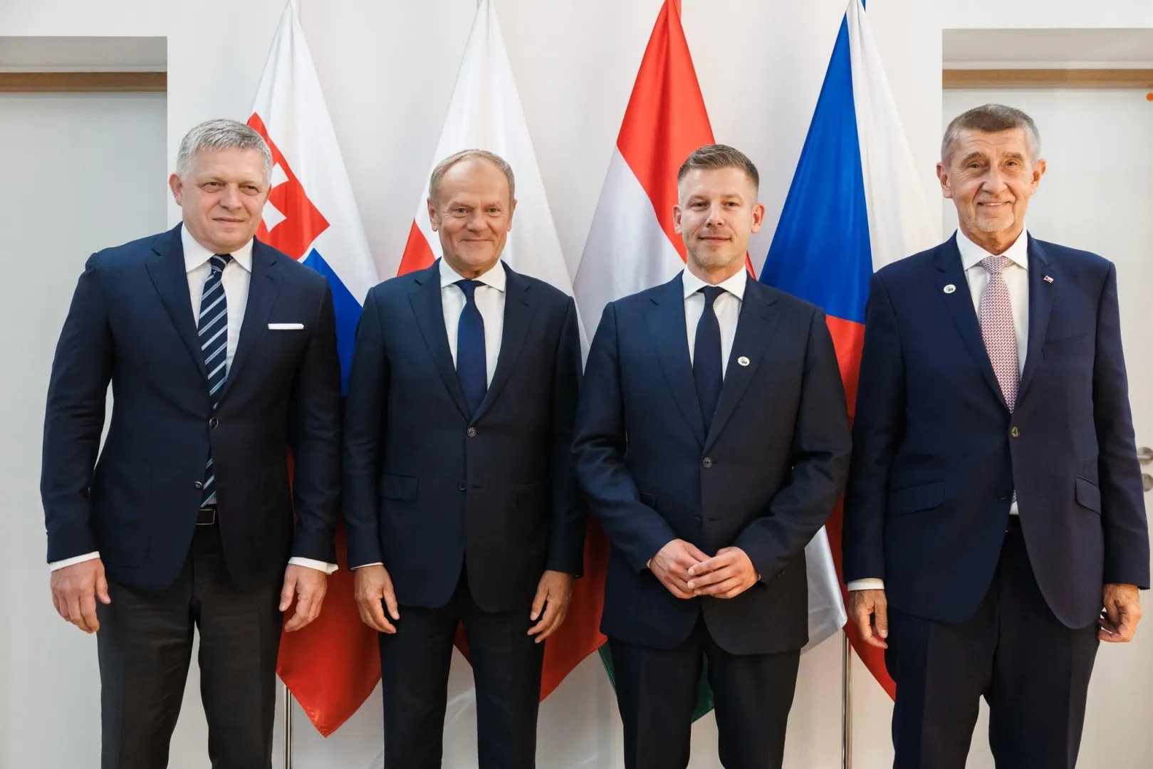 Premier Donald Tusk w czwartek ogłosił pierwsze od lat spotkanie przywódców Grupy Wyszehradzkiej przed unijnym szczytem w Brukseli. Fot. X/Donald Tusk