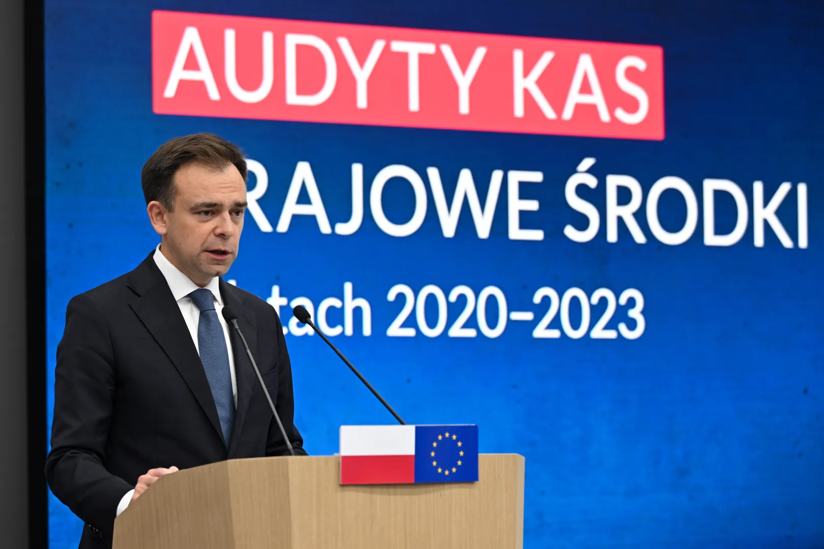 Minister finansów i gospodarki Andrzej Domański podczas konferencji prasowej w siedzibie MF w Warszawie. Fot. PAP/Radek Pietruszka