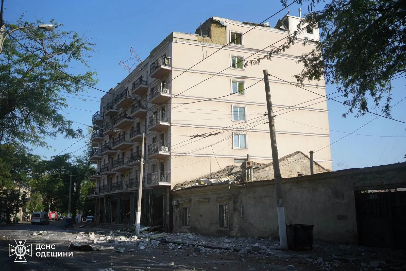 Наслідки російського обстрілу Одеси. Фото: ДСНС України, ДСНС Одещини