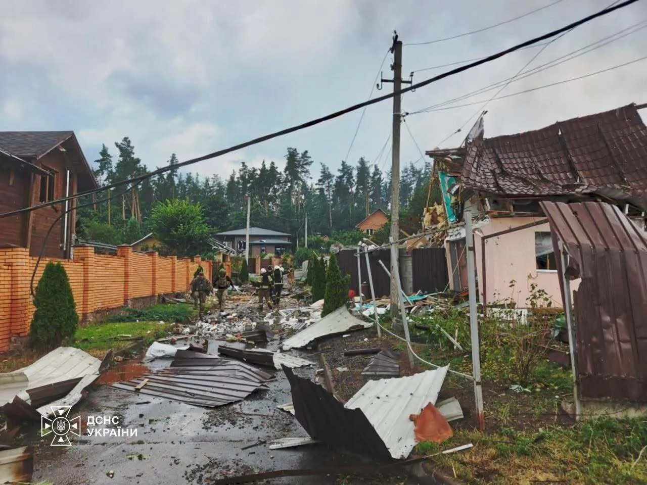 Фото с места баллистического удара. Fot. Facebook/ГСЧС Украины