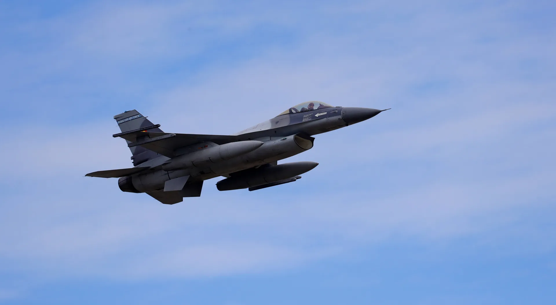 F-16 . Fot. PAP/EPA/Robert Ghement