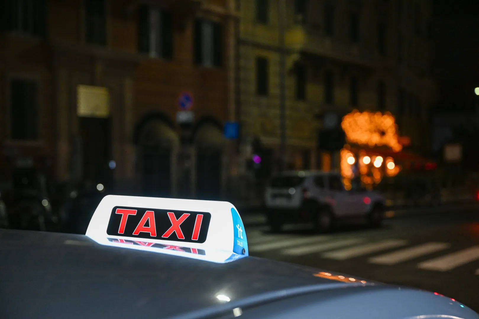 Taxi car. Photo: PAP/Darek Delmanowicz