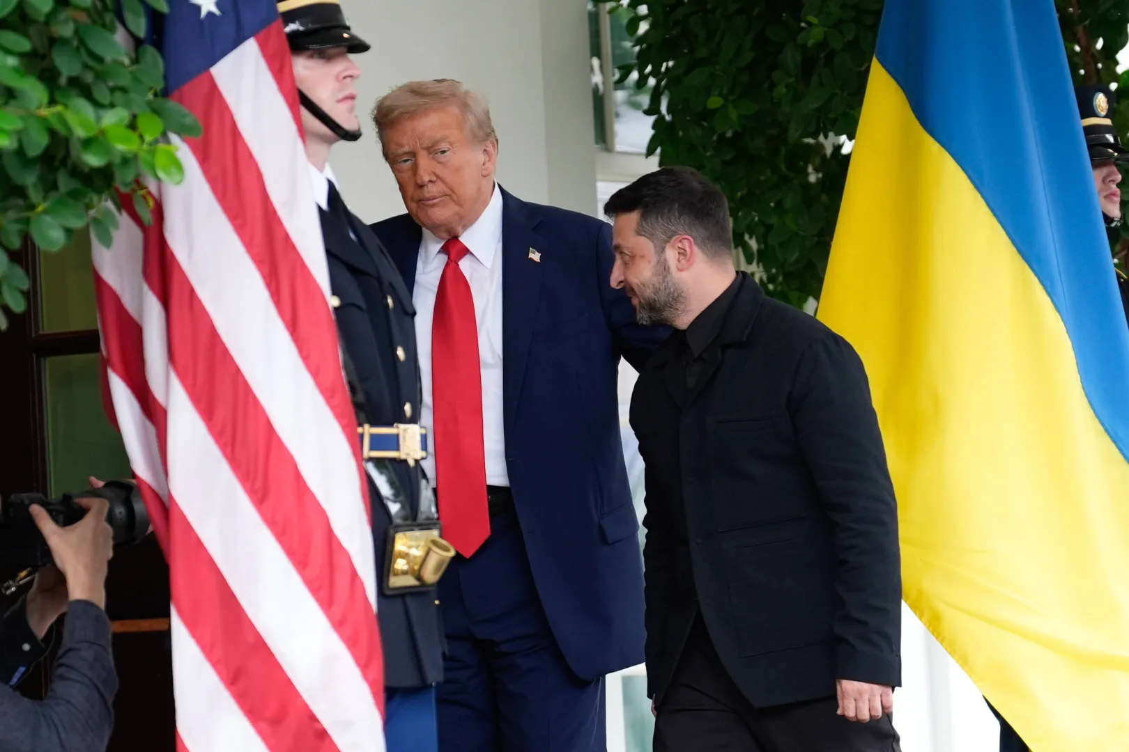 Donald Trump i Wołodymyr Zełenski Fot. PAP/EPA/YURI GRIPAS / POOL