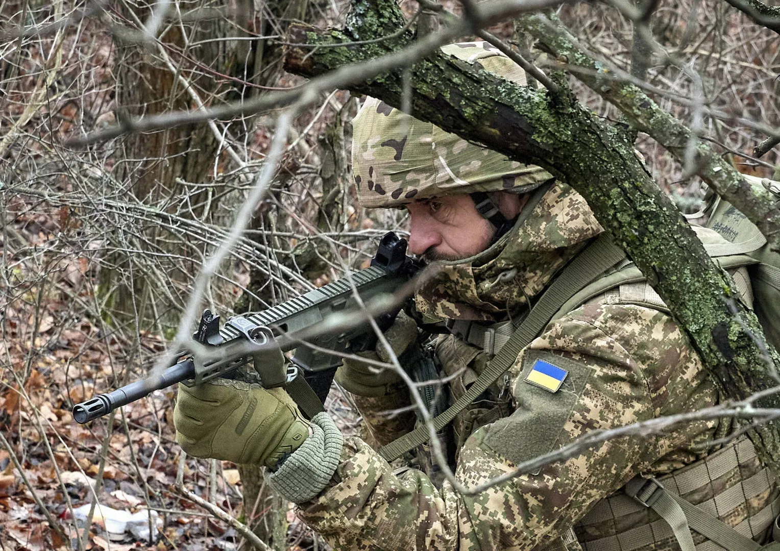 украинский военный фотоилюстрация Fot. PAP/EPA/SERGEY KOZLOV
