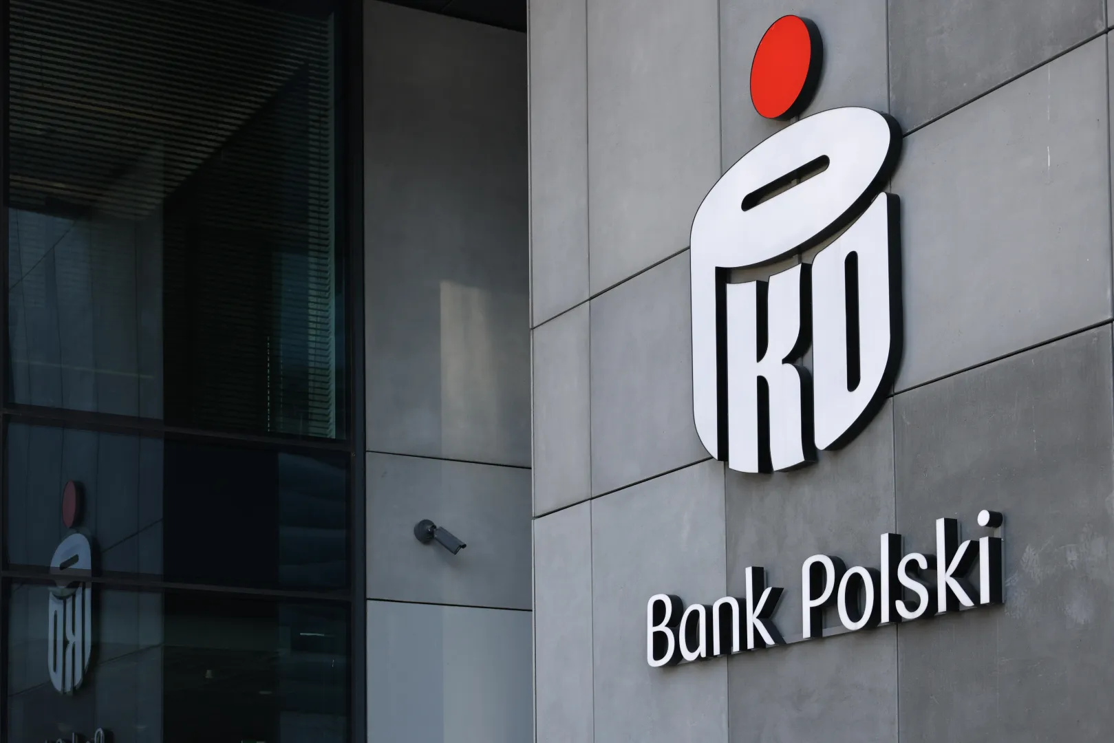 Analitycy PKO BP: dynamika gotówki w obiegu trzeci miesiąc z rzędu hamowała. Fot. PAP/	Albert Zawada