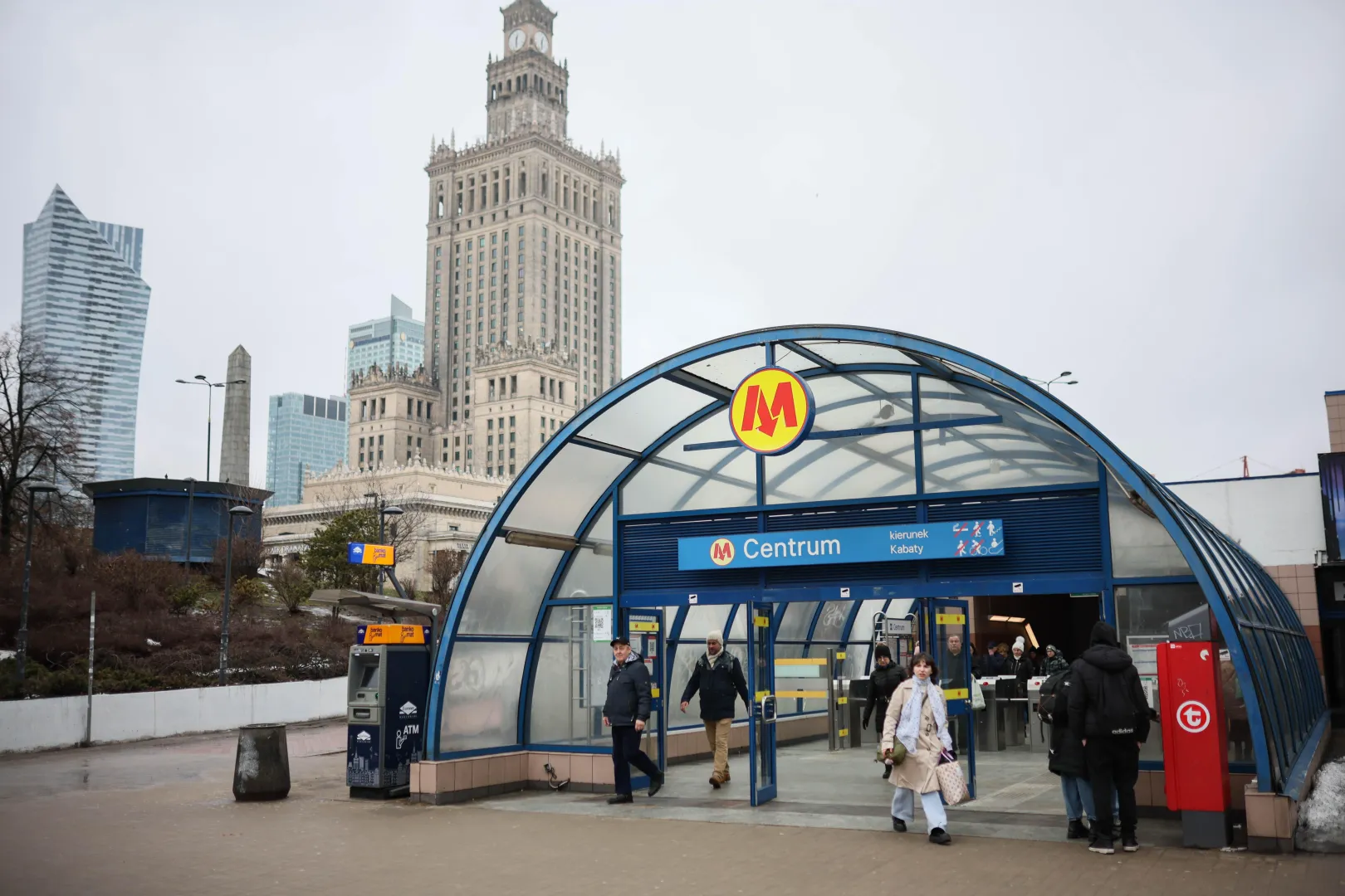 Entrance to first line of Underground in centre of Warsaw. Photo: PAP/Leszek Szymański