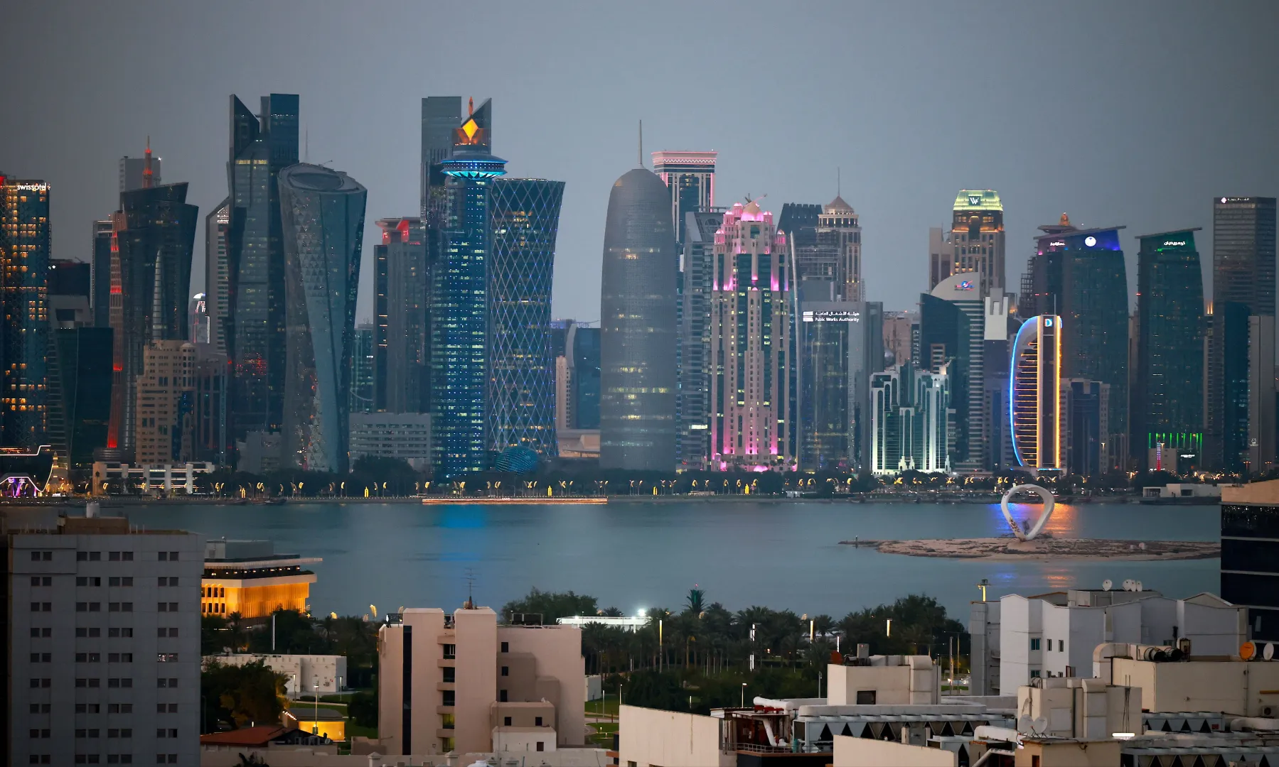 Doha, stolica Kataru. Fot. PAP/EPA/HANNIBAL HANSCHKE
