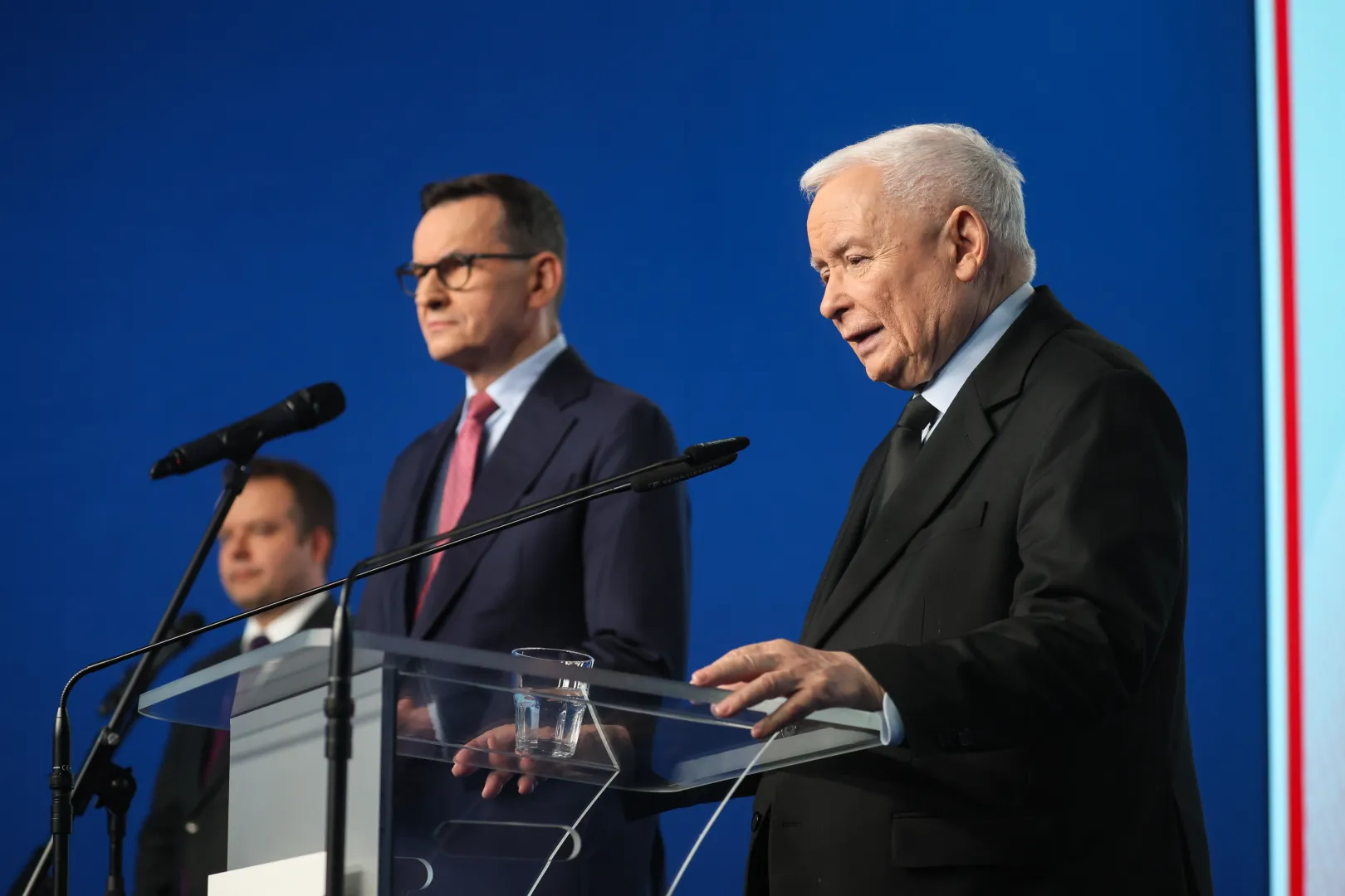 Jarosław Kaczyński, Mateusz Morawiecki, Rafał Bochenek Fot. PAP/Leszek Szymański