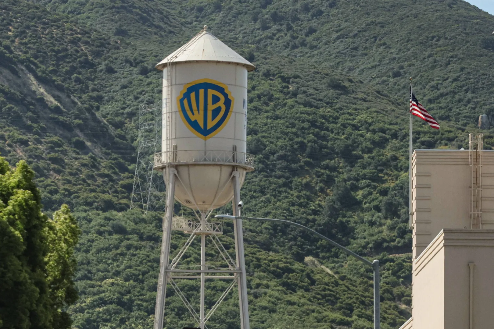 Warner Bros. Discovery w Los Angeles, fot. PAP/EPA/CHRIS TORRES