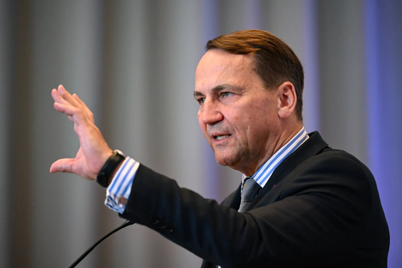 Wicepremier, minister spraw zagranicznych Radosław Sikorski. Fot. PAP/Andrzej Jackowski