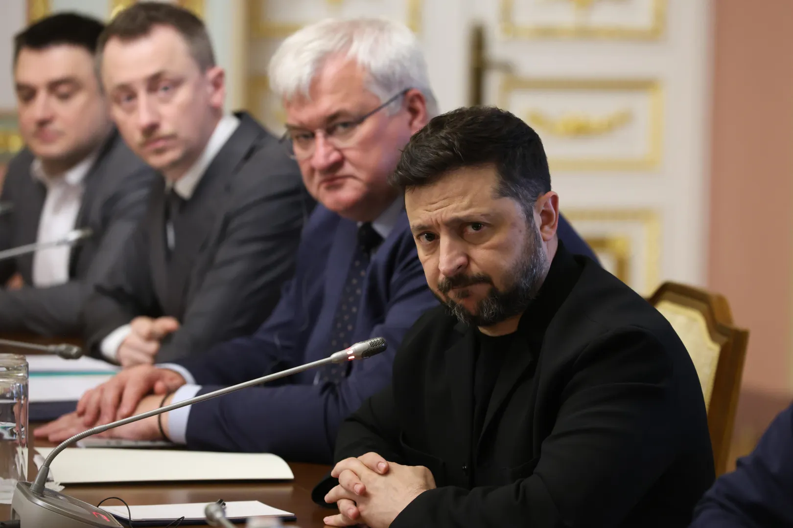 Президент Украины Владимир Зеленский и министр иностранных дел страны Андрей Сибига. Fot. PAP/Victor Kovalchuk