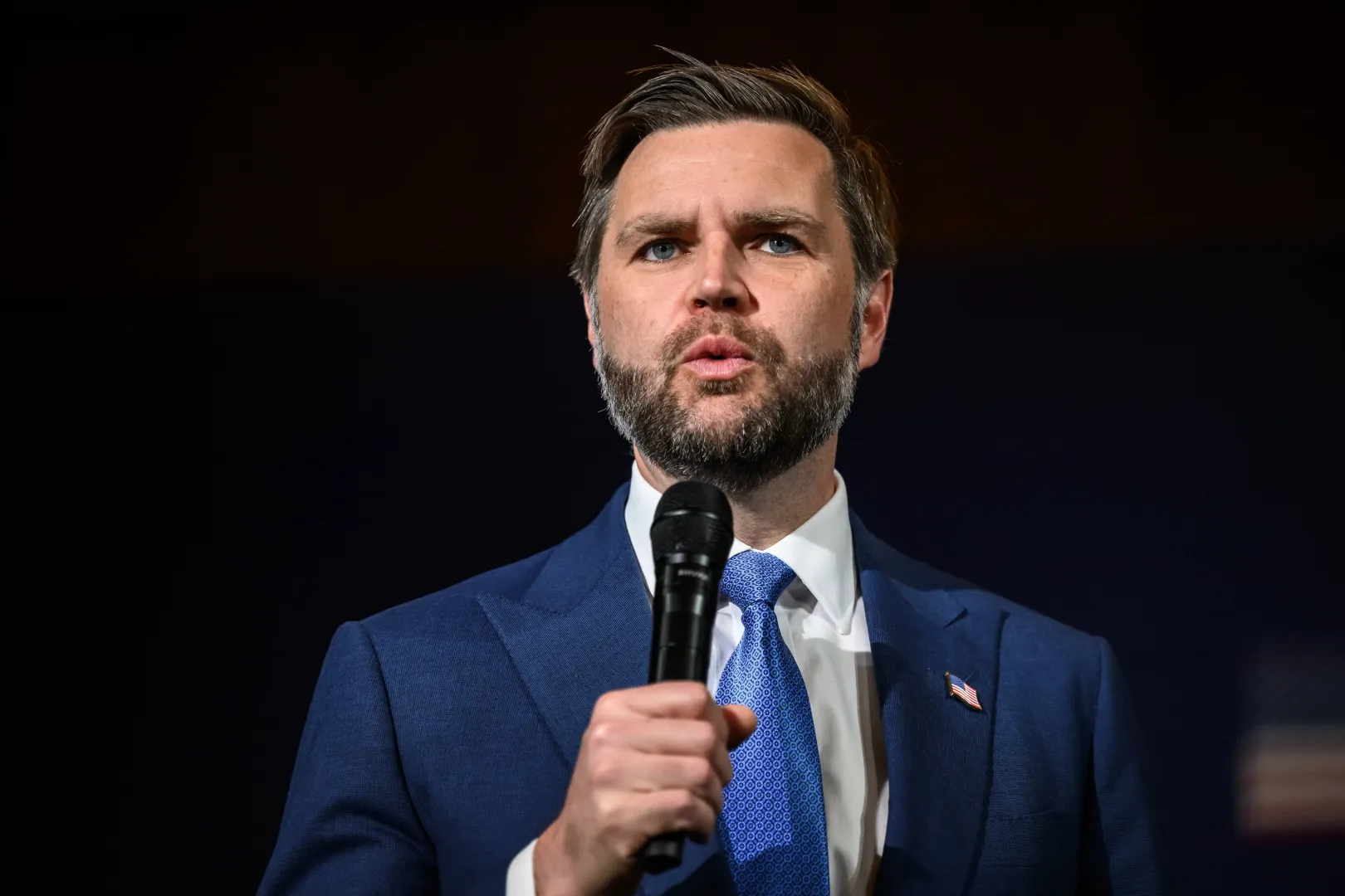 J.D. Vance. Fot. PAP/ EPA/FABRICE COFFRINI