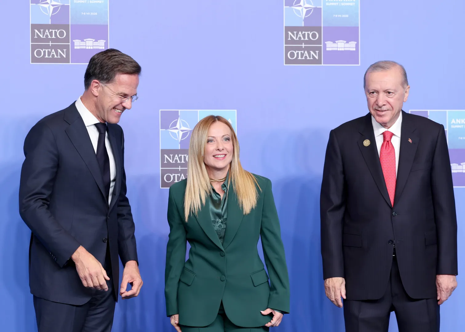 Szef NATO Mark Rutte, premier Włoch Giorgia Meloni i prezydent Turcji Recep Tayyip Erdogan. Fot. PAP/EPA/GEORGI LICOVSKI