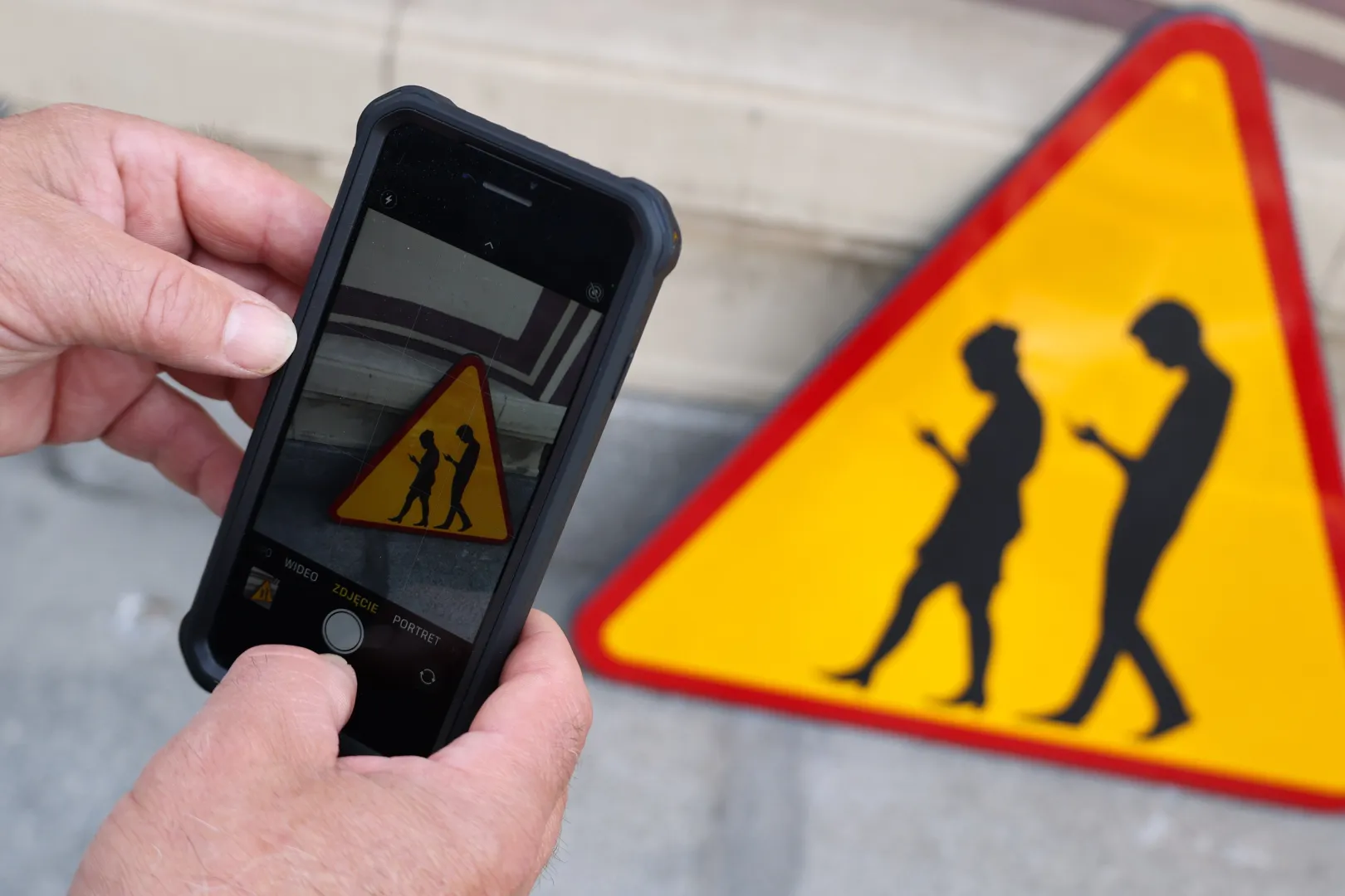 Instytut Spraw Obywatelskich apeluje do resortu infrastruktury o nowy znak drogowy. Fot. PAP/	Albert Zawada