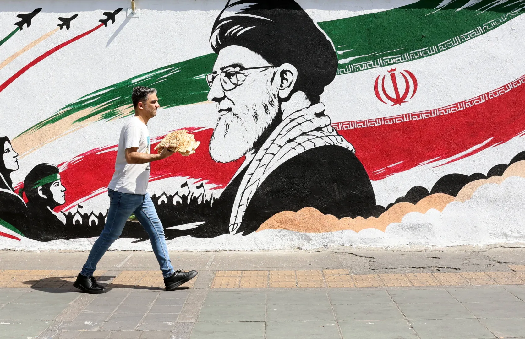 Teheran, Iran (zdj. ilustracyjne) Fot. PAP/EPA/ABEDIN TAHERKENAREH