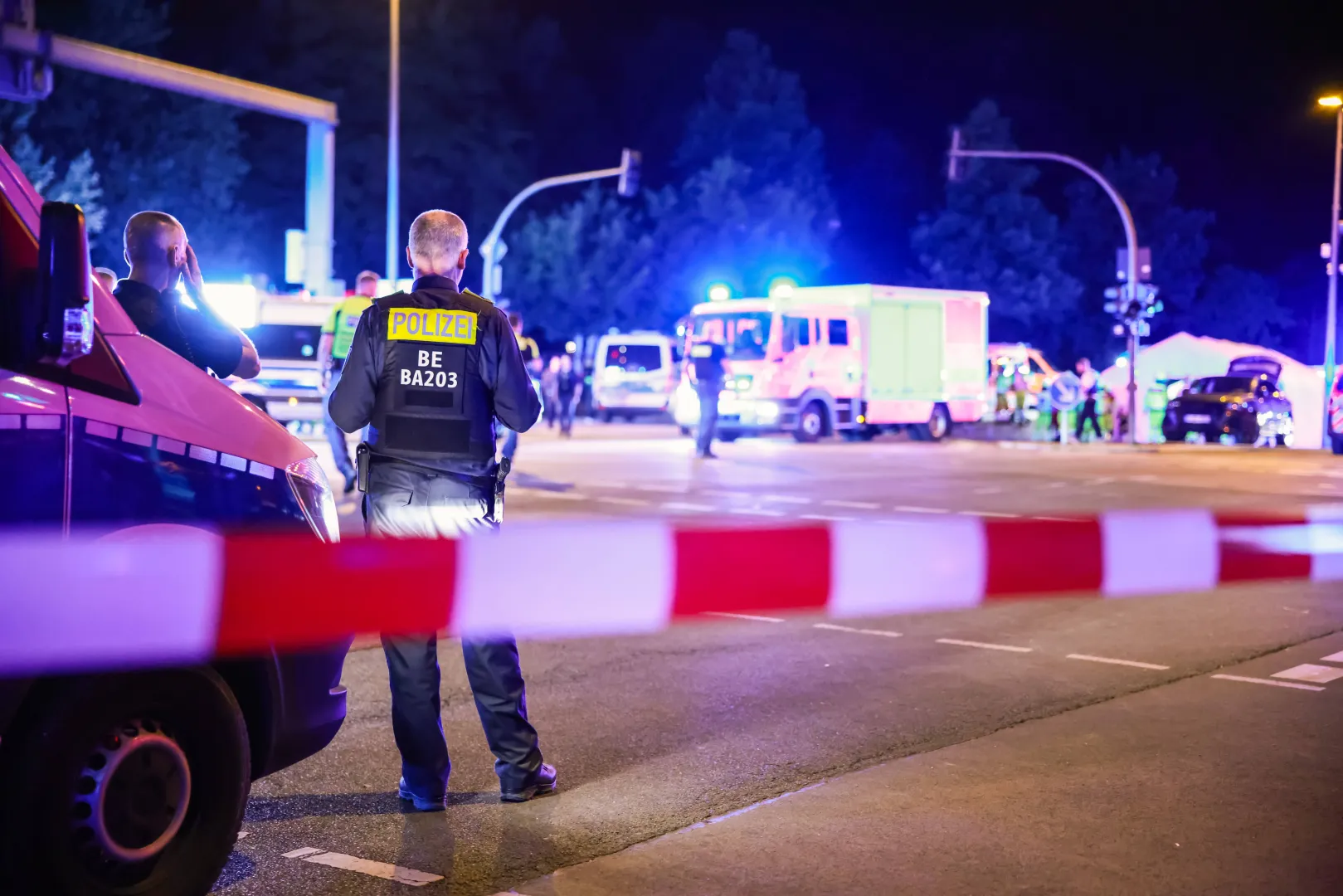 Policja na miejscu zdarzenia, fot. PAP/EPA/CLEMENS BILAN