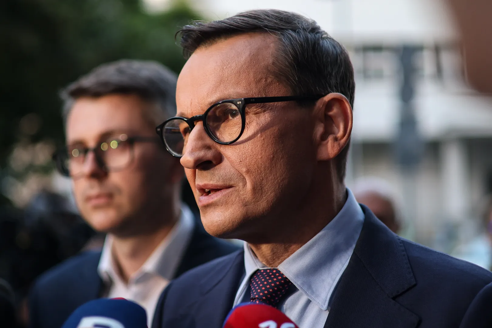 Były premier Mateusz Morawiecki w drodze na spotkanie członków stowarzyszenia „Rozwój Plus” w Warszawie, fot. PAP/Albert Zawada