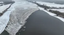 Zator lodowy na Wiśle przy ujściu rzeki Drwęcy w Toruniu Fot. PAP/Tomasz Więcławski