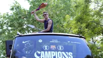 Robert Lewandowski podczas parady mistrzowskiej, fot. PAP/EPA/EFE/ALEJANDRO GARCIA