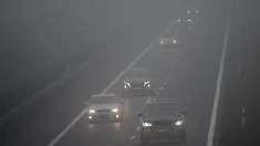 Gęsta mgła. Fot. PAP/Andrzej Jackowski