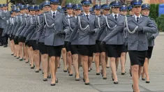 Policjantki w Wyższej Szkole Policji w Szczytnie. Fot. PAP/Tomasz Waszczuk
