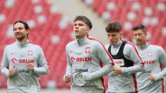 Trening piłkarskiej reprezentacji Polski na PGE Narodowym w Warszawie. Fot. PAP/	Leszek Szymański