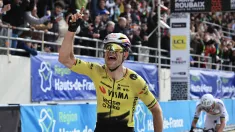 Belg Wout van Aert. Fot. EPA/CHRISTOPHE PETIT TESSON