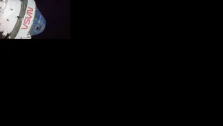 Na wody Pacyfiku opadła bezzałogowa kapsuła Orion, wysłana przez NASA w podróży na Księżyc w ramach programu Artemis Fot. NASA/PAP/Newscom