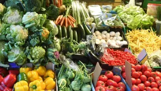 W kwietniu Węgry odnotowały największy spadek sprzedaży detalicznej rok do roku w całej Unii Europejskiej. Fot. PAP