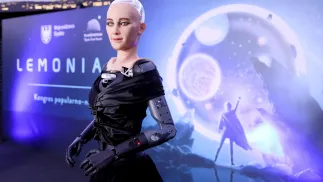 Robot humanoidalny Sophia zaprezentowany podczas konferencji prasowej w Planetarium Śląskim w Chorzowie Fot. PAP/Tomasz Wiktor