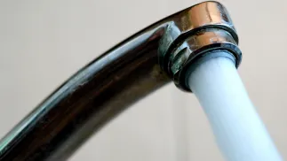 Woda w kranie Fot. PAP/Darek Delmanowicz