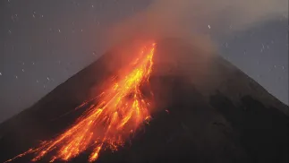 Wulkan Marapi. Fot. PAP/Dasril Roszandi / Anadolu Agency/ABACAPRESS.COM