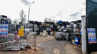 Niebezpieczne odpady/zdjęcie ilustracyjne Fot. PAP/Andrzej Grygiel