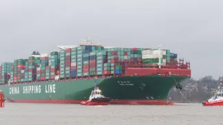 Statek eksportowy z Chin firmy "China Shipping Group". Zdj. ilustracyjne. Fot. PAP/DPA/Daniel Reinhardt 