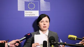 Warszawa, 28.01.2020. Wiceprzewodnicząca Komisji Europejskiej Viera Jourova podczas briefingu prasowego w Punkcie Informacyjnym UE w Warszawie fot. PAP/Paweł Supernak