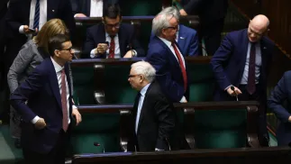 Mateusz Morawiecki i Jarosław Kaczyński w Sejmie Fot. PAP/Rafał Guz 