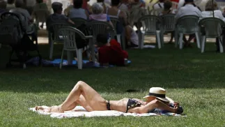 Kobieta w bikini Fot. PAP/EPA/CHEMA MOYA