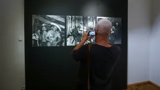 Otwarcie wystawy fotografii emerytowanego fotoreportera CAF/PAP Stanisława Jakubowskiego Fot. PAP/Zbigniew Meissner