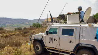 W oświadczeniu przekazano, że jest to kolejny przypadek bezpośredniego i najwyraźniej umyślnego ostrzału pozycji sił pokojowych UNIFIL. Fot. PAP/EPA/	STR