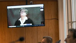 Janusz Palikot (na ekranie) podczas rozprawy sądowej Fot. PAP/Marcin Obara 