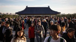 Ludzie w Chinach, zdjęcie ilustracyjne, fot. PAP/EPA/JESSICA LEE