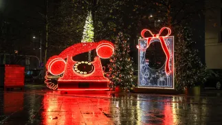 Iluminacja świąteczna w Warszawie Fot. PAP/Szymon Pulcyn