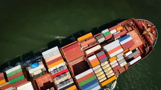 Kontenerowiec, zdjęcie ilustracyjne, fot. PAP/EPA/OLIVIER HOSLET