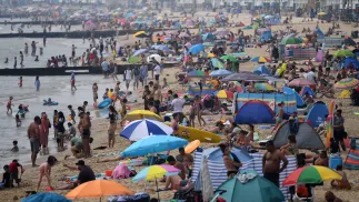 Plaża Bournemouth. Fot. EPA/ANDY RAIN