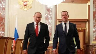 Władimir Putin, Dmitrij Miedwiedwiew. Fot. PAP/EPA/DMITRY ASTAKHOV / SPUTNIK
