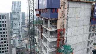 Budowa wysokościowców (zdjęcie ilustracyjne). Fot. PAP/Andrzej Lange