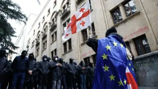 Antyrządowe protesty w Gruzji, fot. PAP/EPA/DAVID MDZINARISHVILI