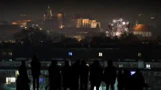 Mieszkańcy Krakowa witają Nowy Rok, zdjęcie ilustracyjne, fot. PAP/Łukasz Gągulski